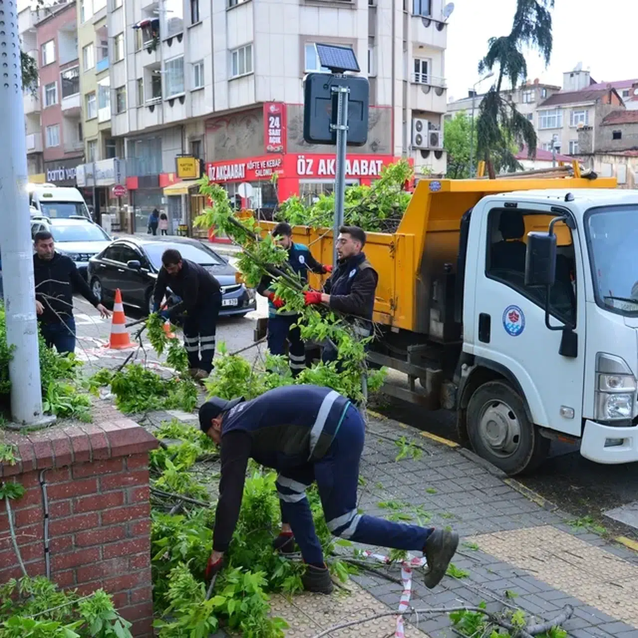 Trabzon'da fırtına nedeniyle 35 olay meydana geldi