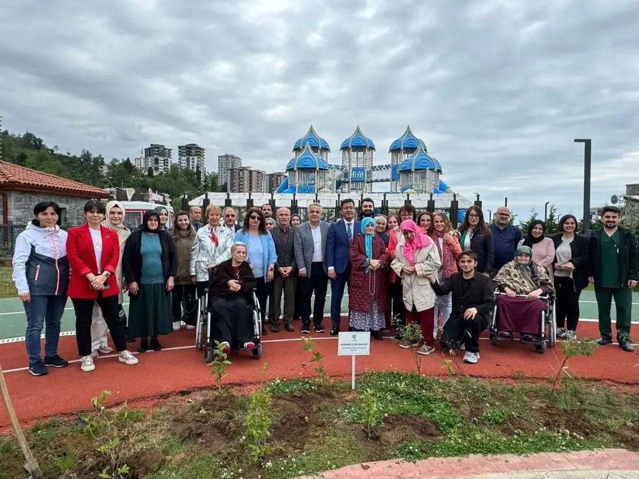 RTEÜ'de "Annemin Çiçek Bahçesi Etkinliği" düzenlendi
