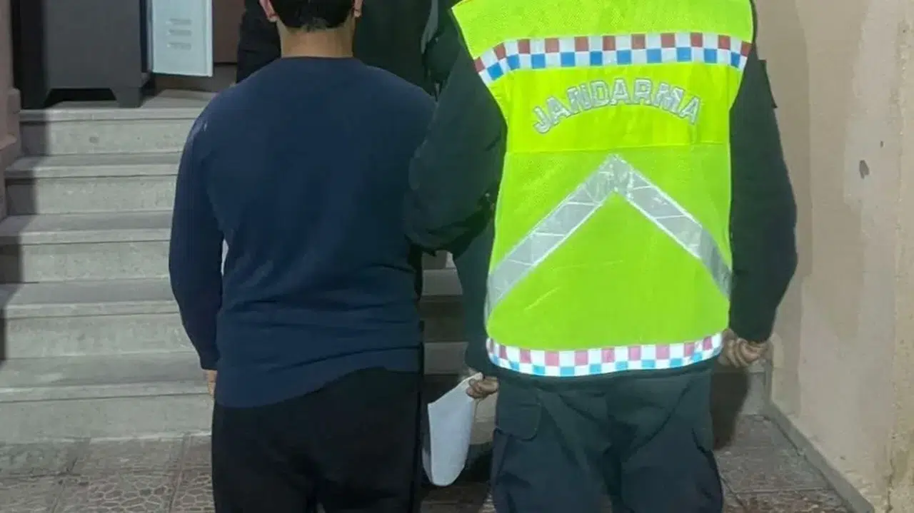 Artvin'de düzensiz göçmen kaçakçılığı organizatörü iki kişi tutuklandı