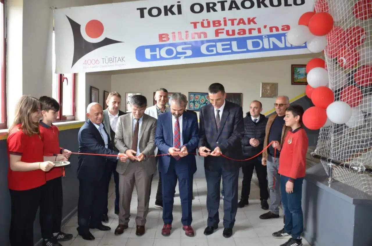 Milli Eğitim Müdürü Tüfekçi Pazar'da TÜBİTAK fuarının açılışını yaptı