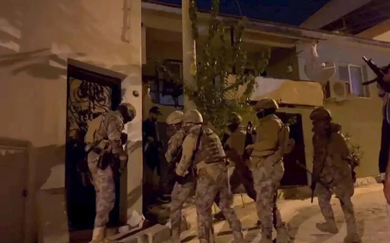 İzmir'de izinsiz gösteride güvenlik güçlerine saldıran 14 şüpheliye gözaltı