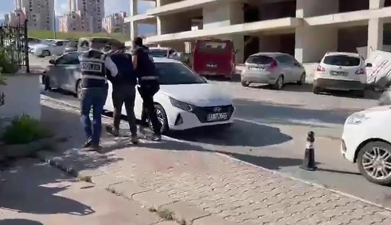 22 yıl 6 ay ile aranan hırsız yakalandı