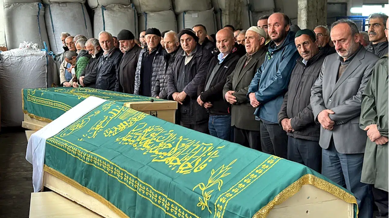 Ankara'daki trafik kazasında hayatını kaybeden çiftin cenazeleri Rize'de defnedildi