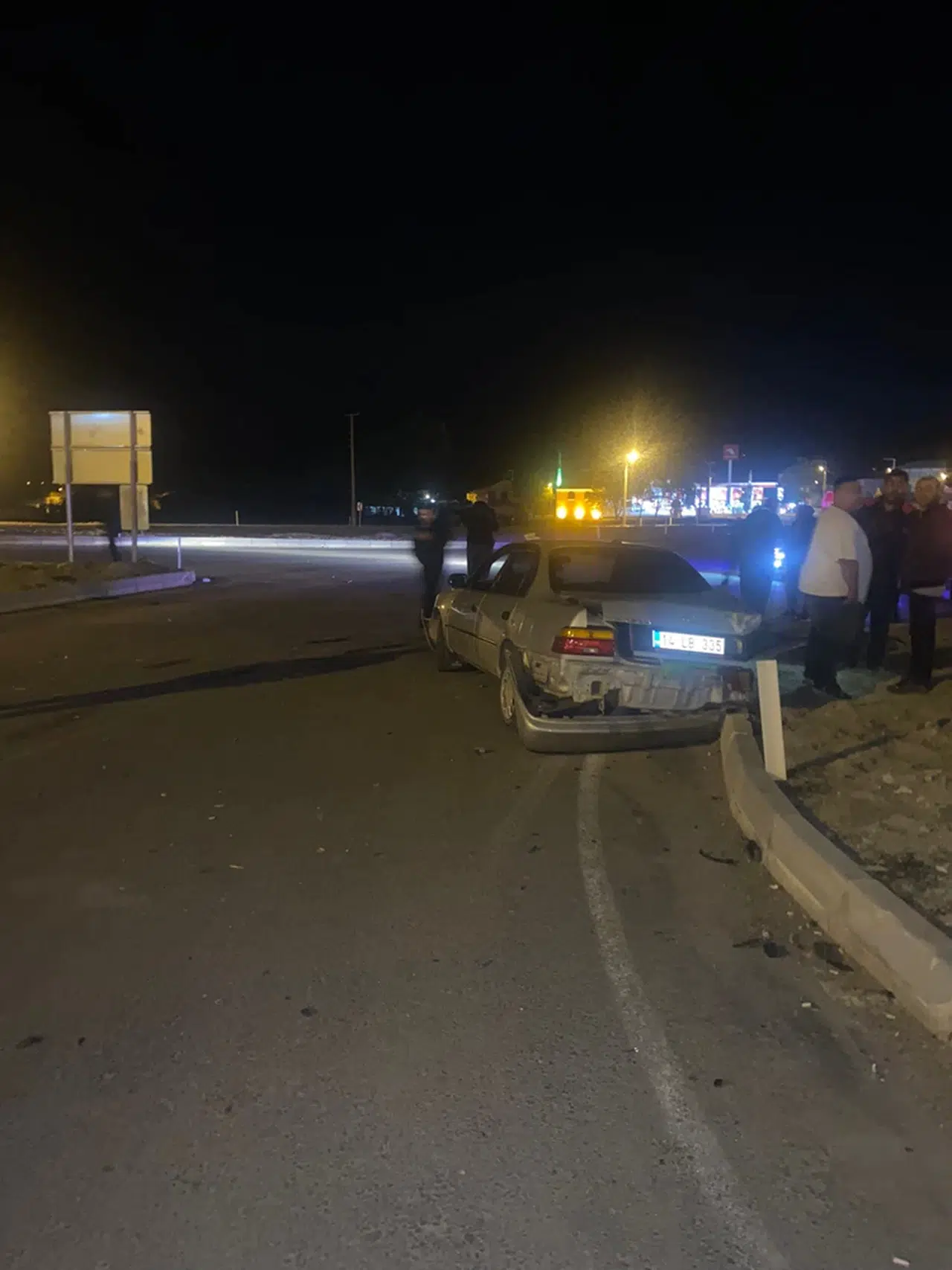 Mudurnu'da minibüs ile çarpışan otomobilin sürücüsü yaralandı