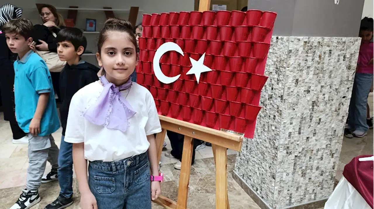 Amasya'da öğrenciler atık malzemelerden "Atmadık Dönüştürdük" sergisi hazırladı