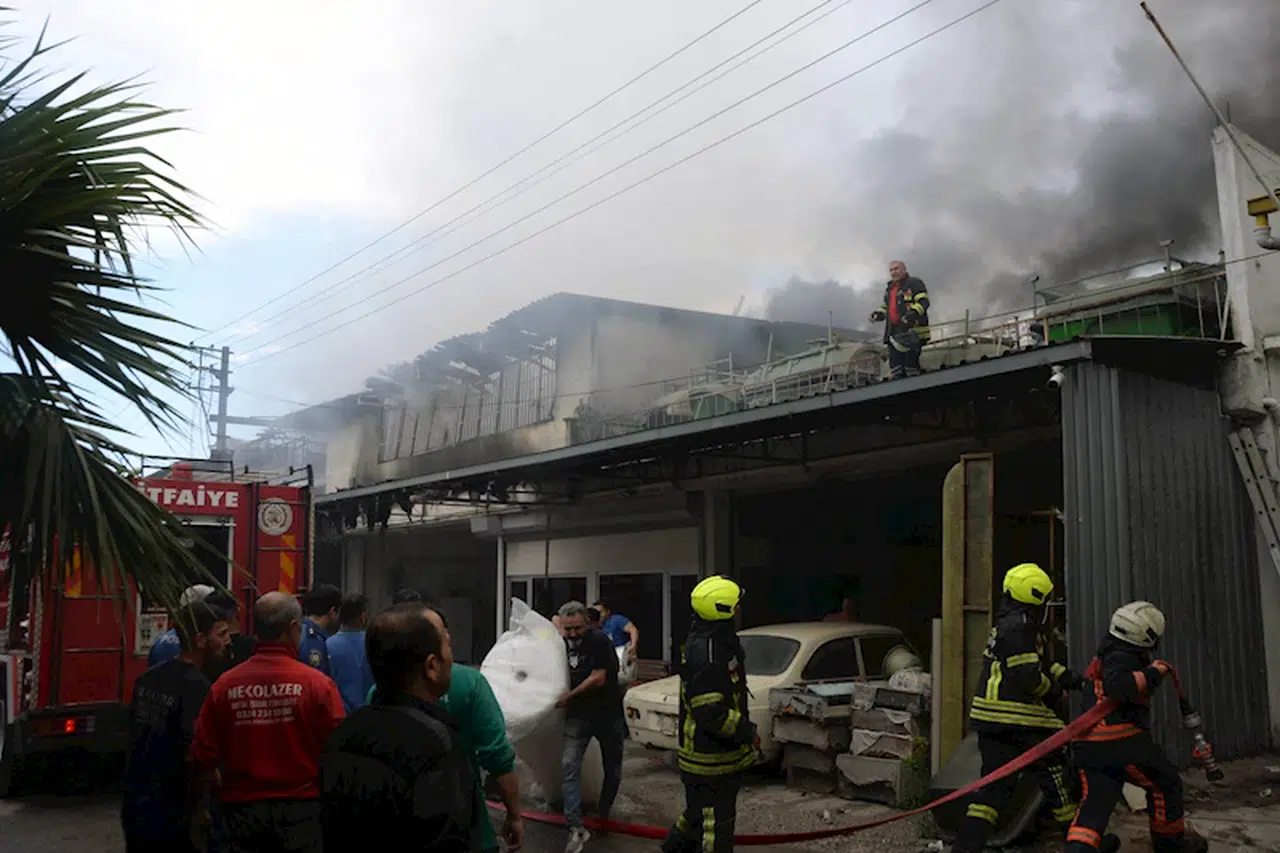 Mersin'de sanayi sitesinde yangın