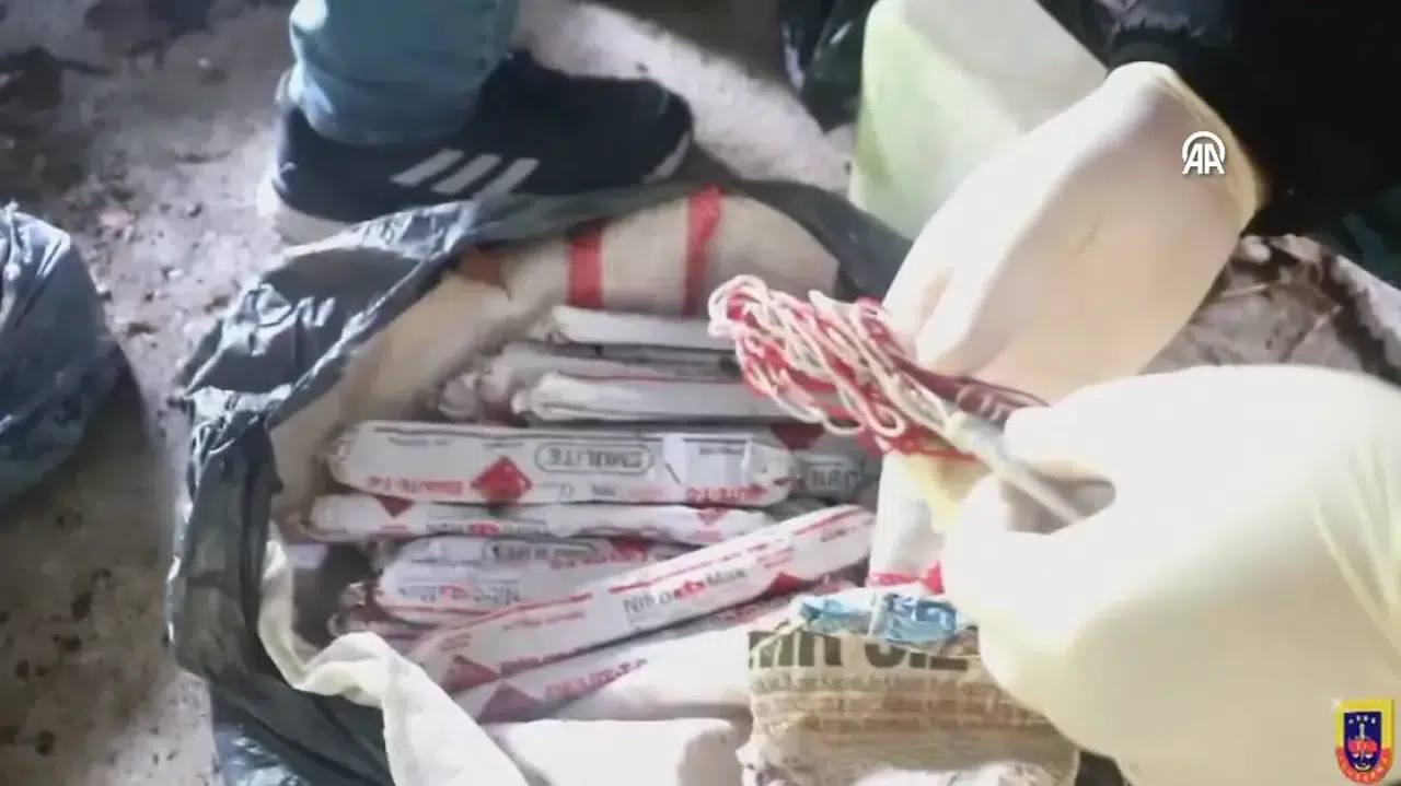 Rize'de kaçak silah imal edilen atölyede 26 dinamit lokumu ele geçirildi