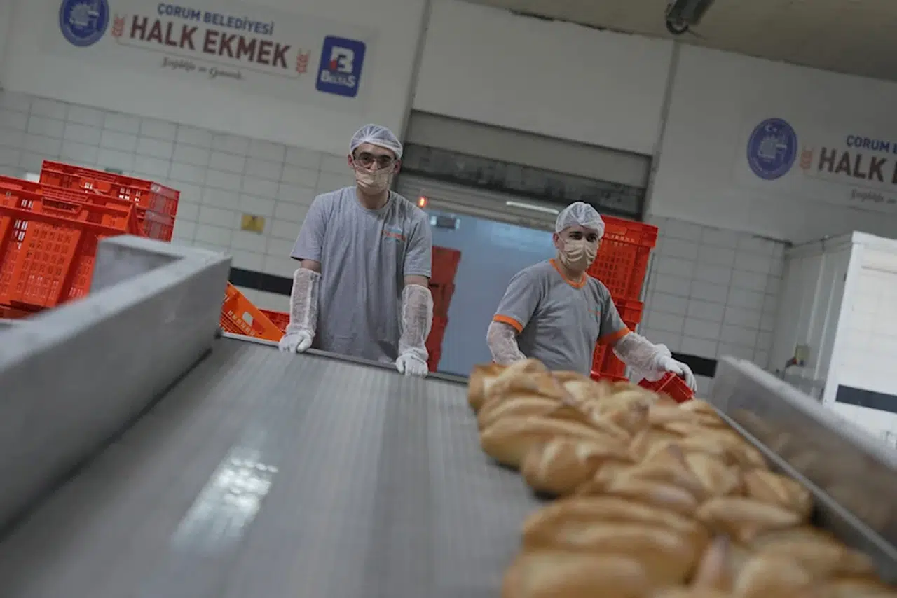 Meclis Grup Başkanları Halk Ekmek Fabrikası’nı gezdi