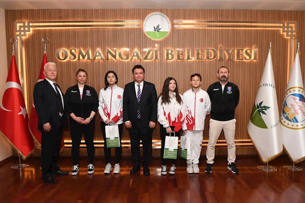 Osmangazi Belediye Başkanı Aydın, şampiyon sporcularıı ağırladı