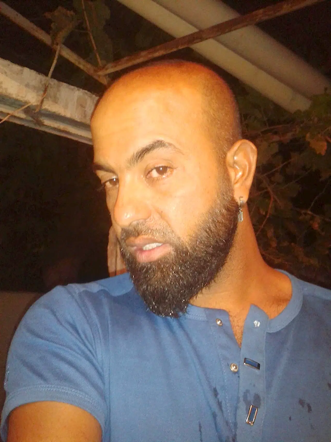 Sokakta tartıştığı husumetlisini öldürdü