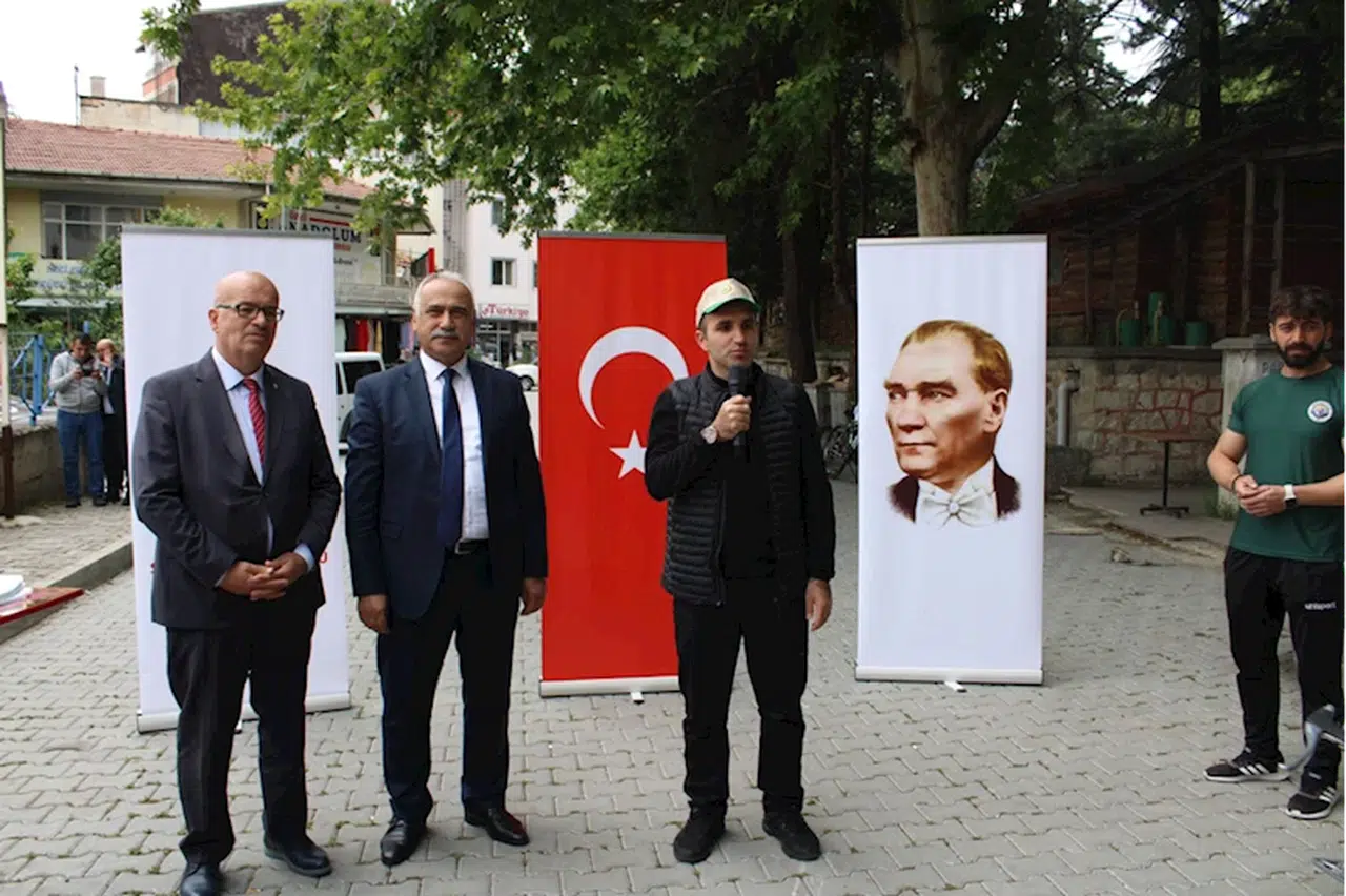 İskilip'te 107 kişi bisikletle ilçenin tarihi mekanlarını gezdi