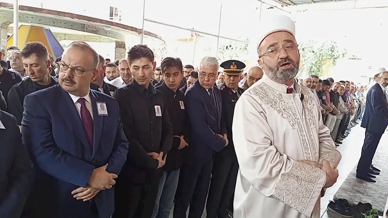 Görev başında kalp krizinden şehit olan polis memuru, Nazilli'de toprağa verildi