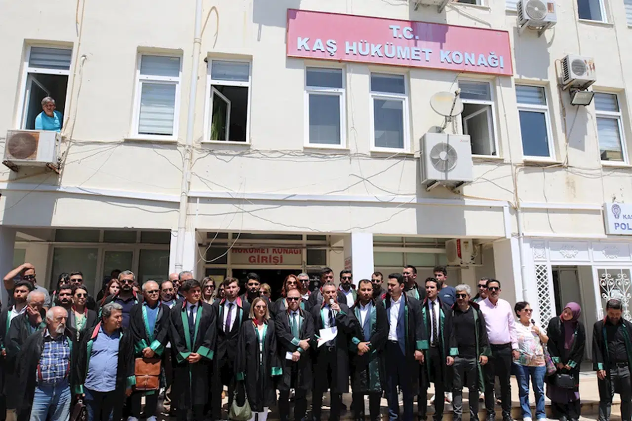 Kaş Adliyesi'nde başsavcı ile avukat arasında tuvaleti kullanma tartışması (2)