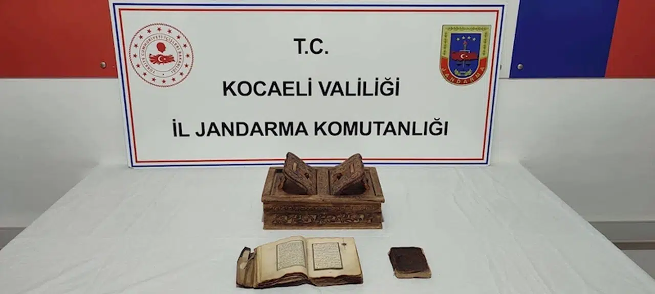 Kocaeli’de 14'üncü yüzyıla ait Kur’an-ı Kerim ele geçirildi