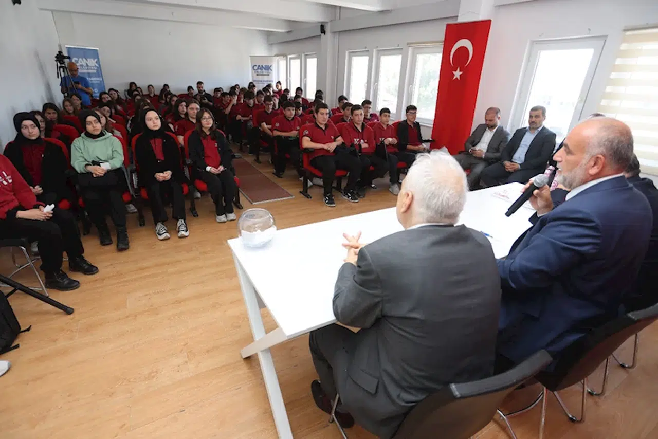 Başkan Sandıkçı öğrencilerle buluştu