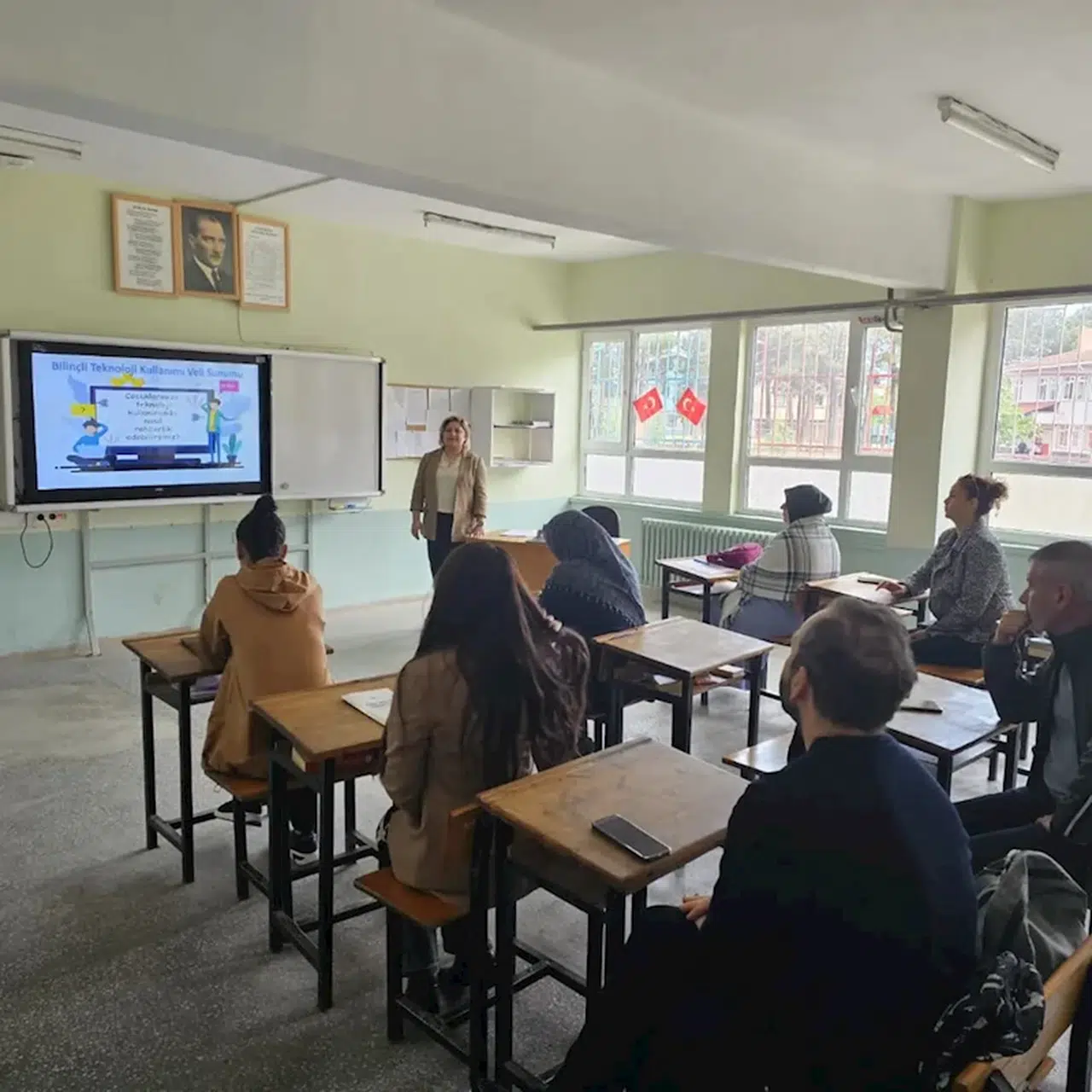 Terme'de ekran bağımlılığıyla mücadele veli eğitim seminerleri devam ediyor