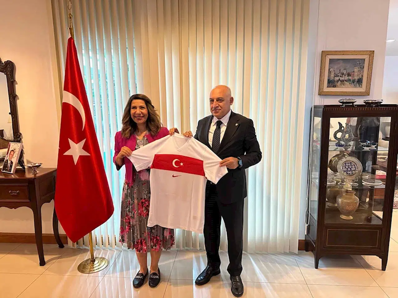 TFF Başkanı Büyükekşi'den Tayland Büyükelçisi Serap Ersoy'a ziyaret