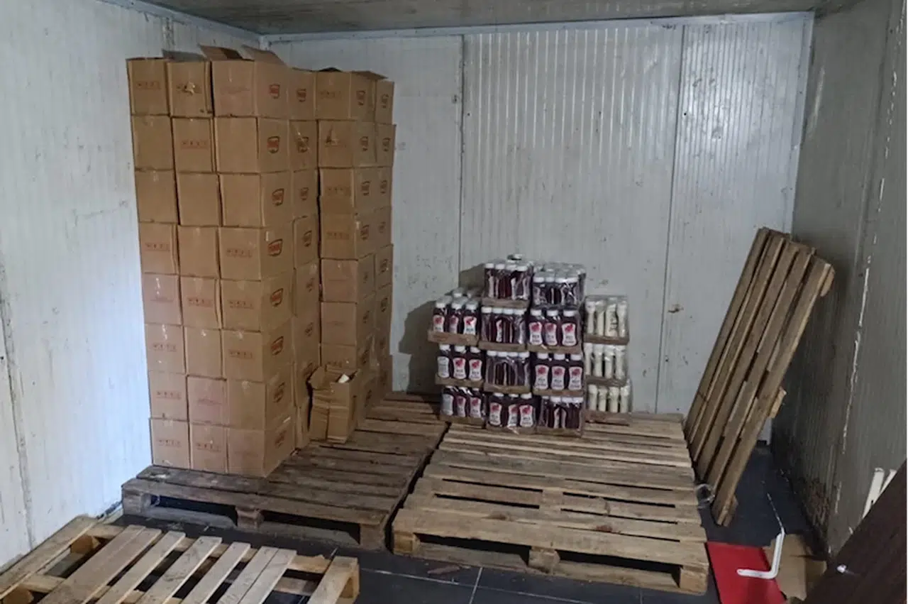 Samsun'da son kullanma tarihi değiştirilen 2 bin 203 şişe ketçap ve mayonez ele geçirildi