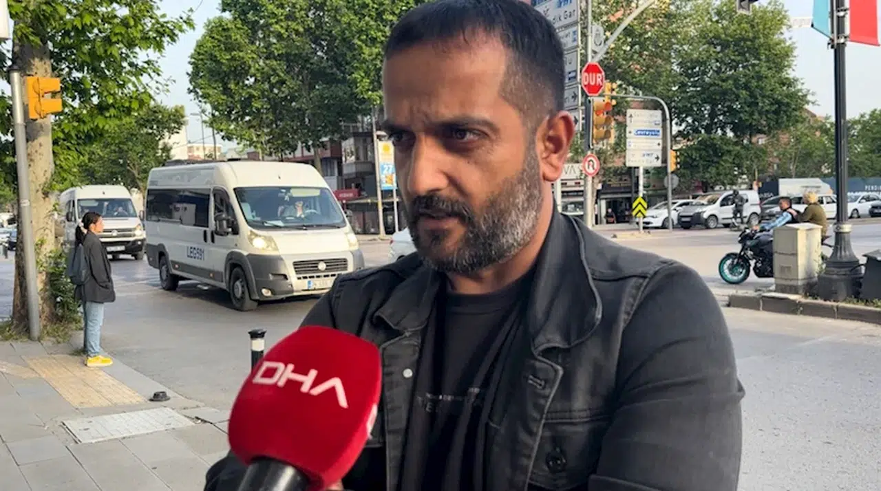 İstanbul- Pendik'te geri geri giden beton mikseri arkasındaki minibüse çarptı