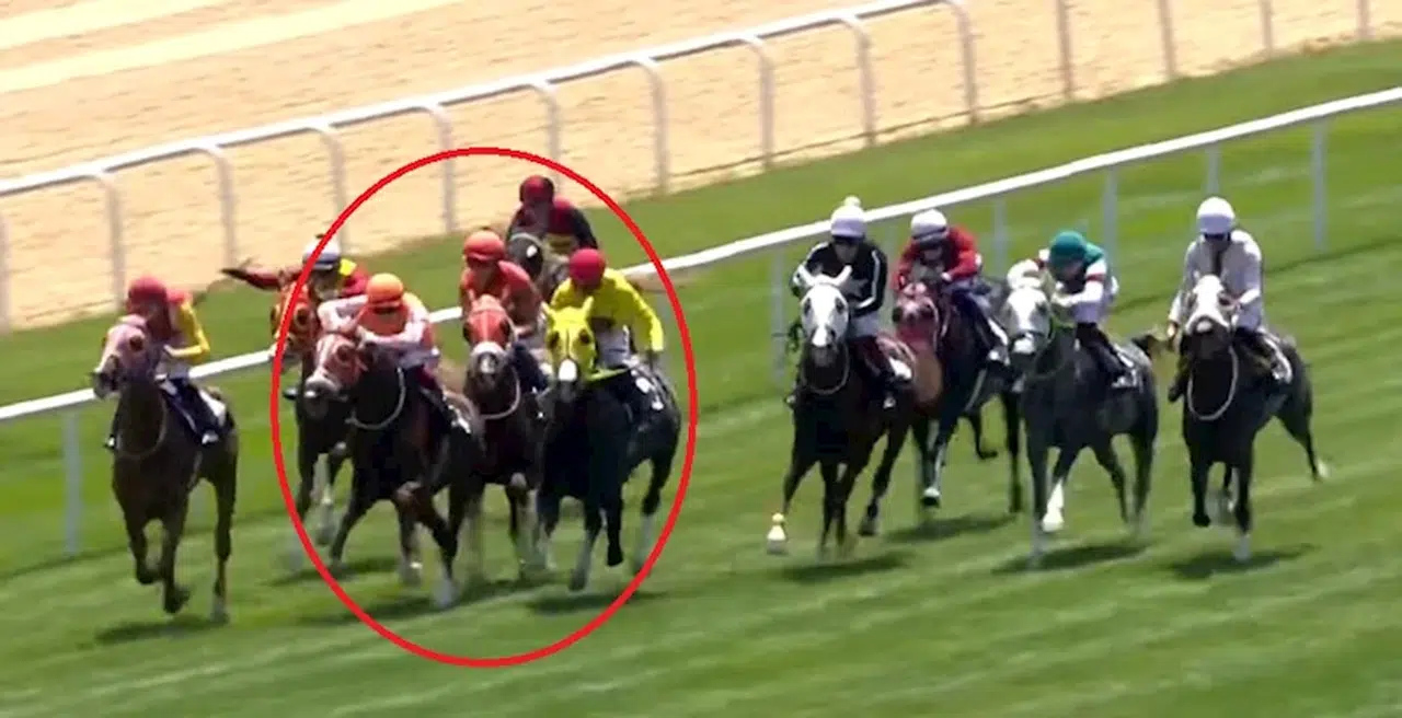 Ankara 75. Yıl Hipodromu'nda kaza; atlar çarpıştı, 2 jokey düştü