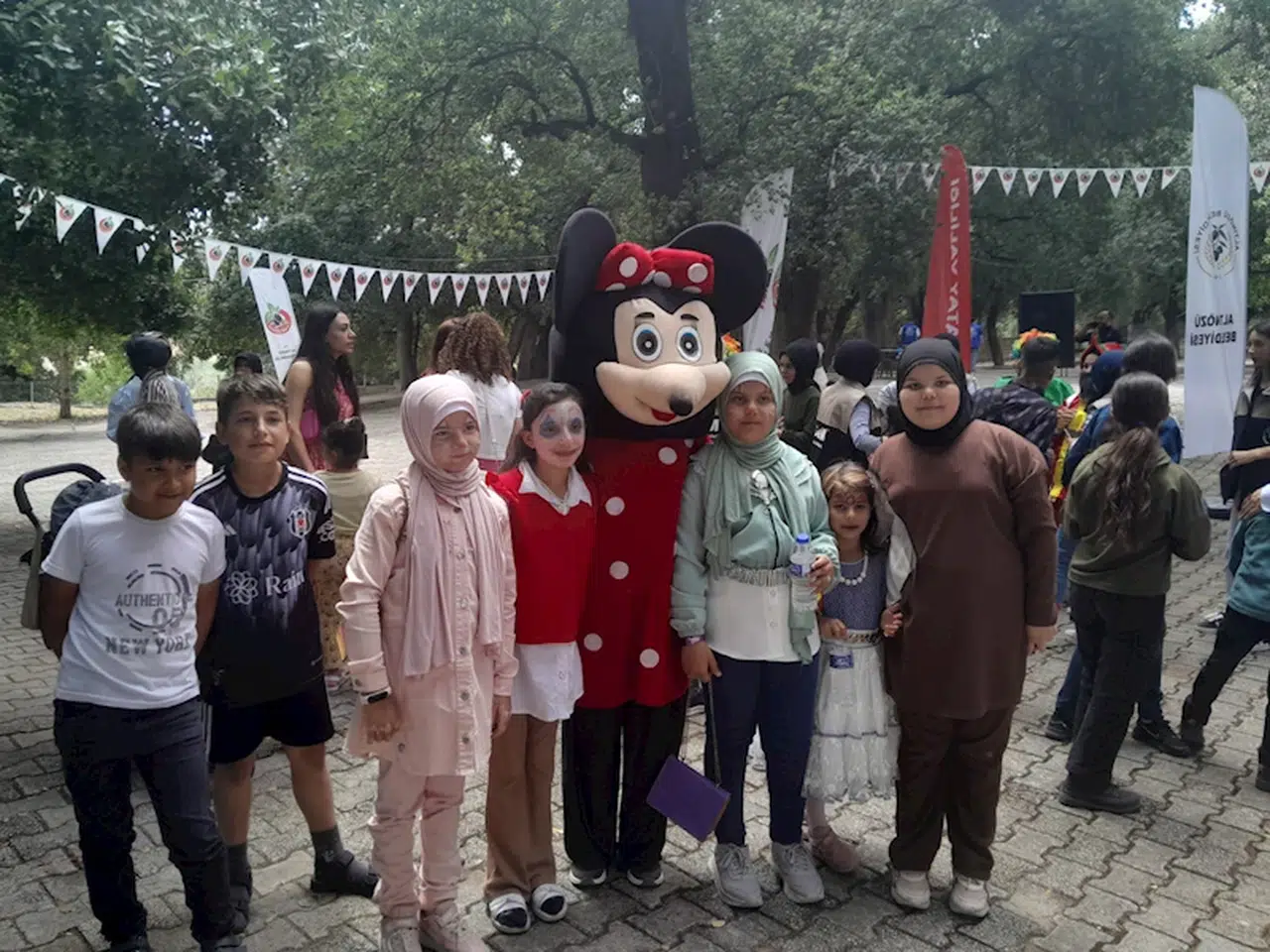 Hatay'da yetim ve öksüz çocuklar doyasıya eğlendi 