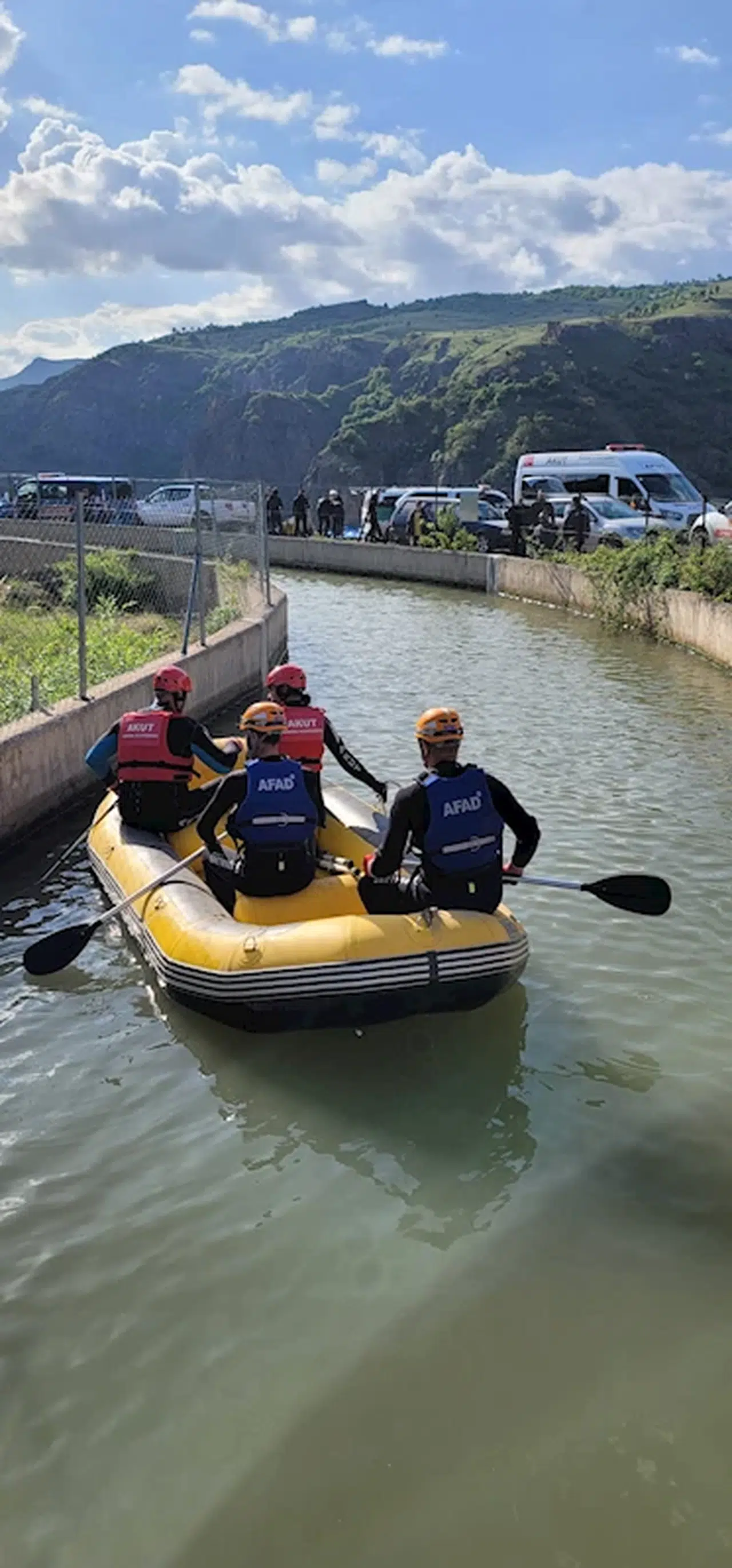 Giresun'da otomobilin düştüğü kanalda kaybolan 2 kişinin cansız bedenleri bulundu