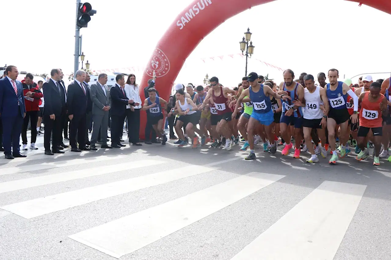 Samsun'da 19 Mayıs Yarı Maratonu koşuldu