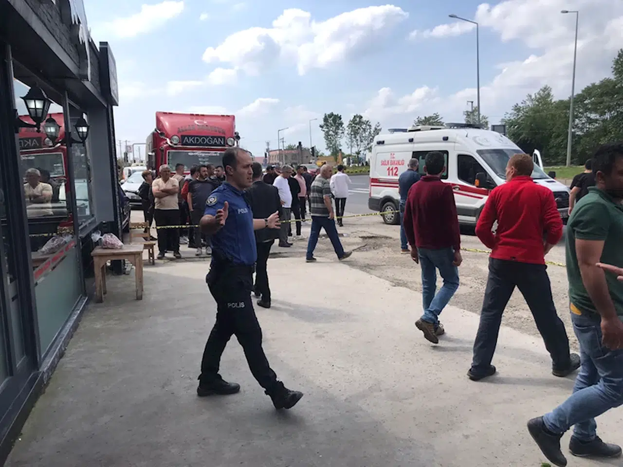 Düzce'de iş yeri sahibini tüfekle vurup kaçmaya çalışan şüpheliyi polis bacağından vurarak yakaladı