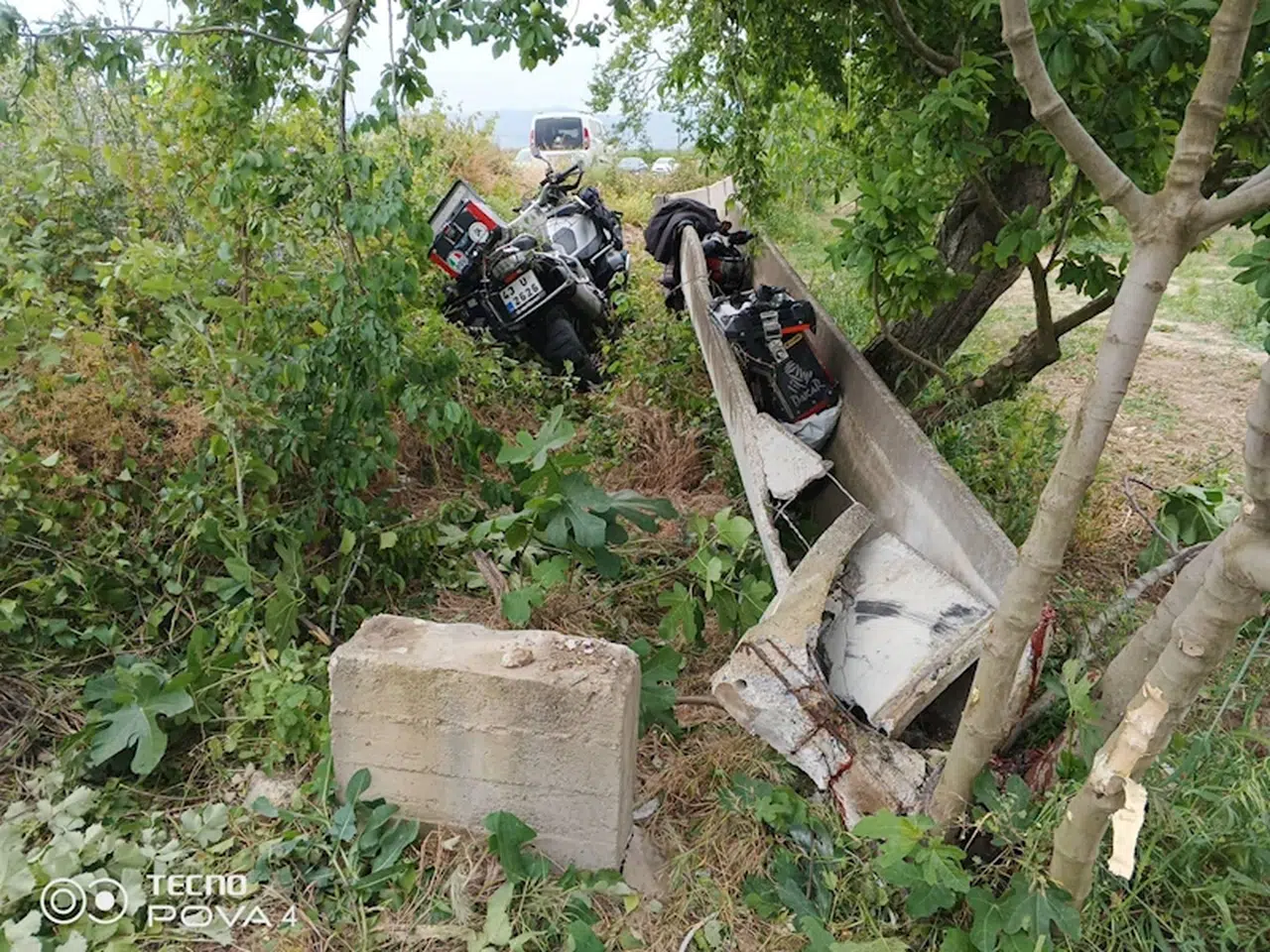 Bursa'da sulama kanalına çarpan motosikletteki karı- kocayı ölüm ayırdı