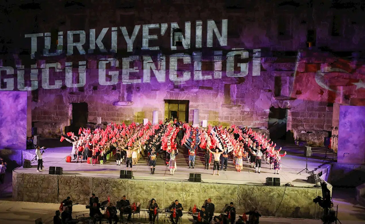 Aspendos'ta Gençlik ve Spor Gösterisi