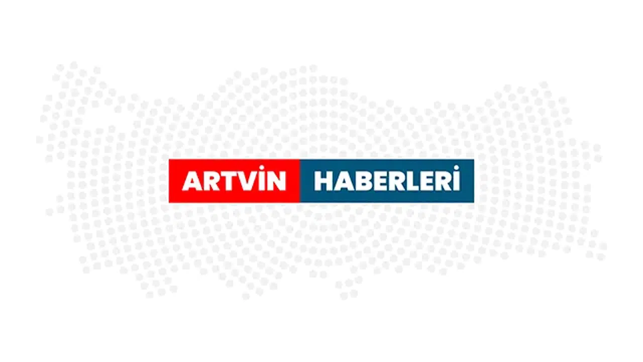 Artvinli esnaf, otomobil camına çarpan kuşu kalp masajıyla hayata döndürdü