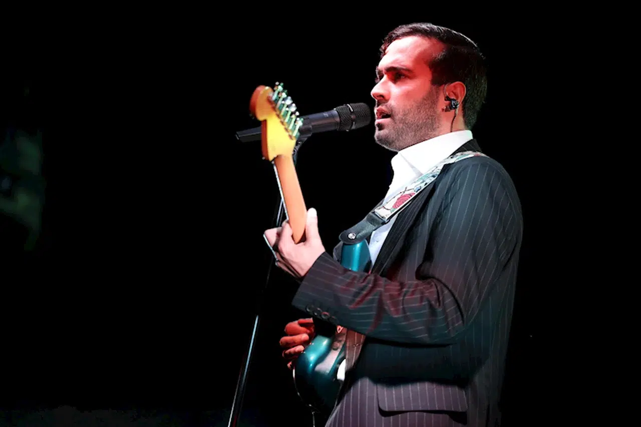 Şarkıcı Mert Demir 19 Mayıs'ta Küçükçekmece'de sahne aldı