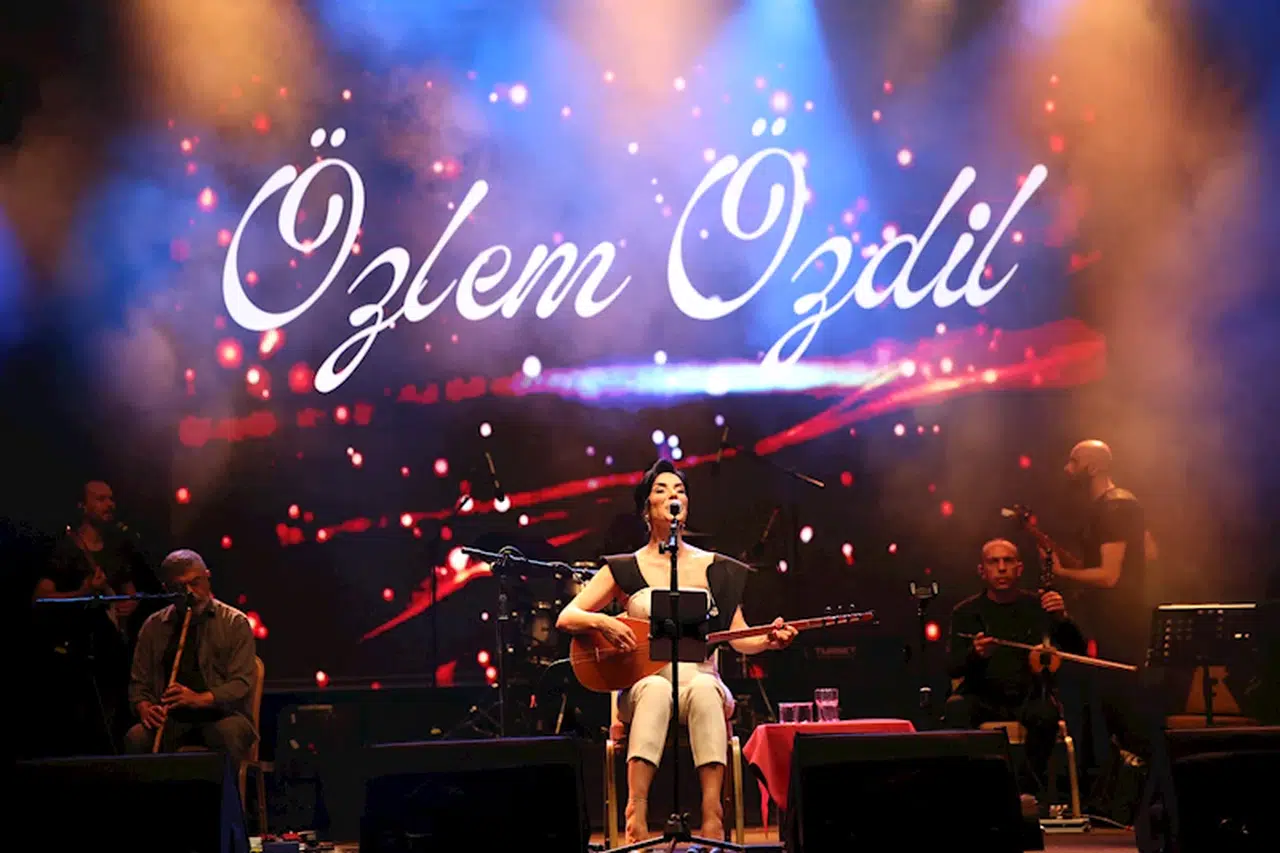 Serik'te Özlem Özdil ile 19 Mayıs coşkusu