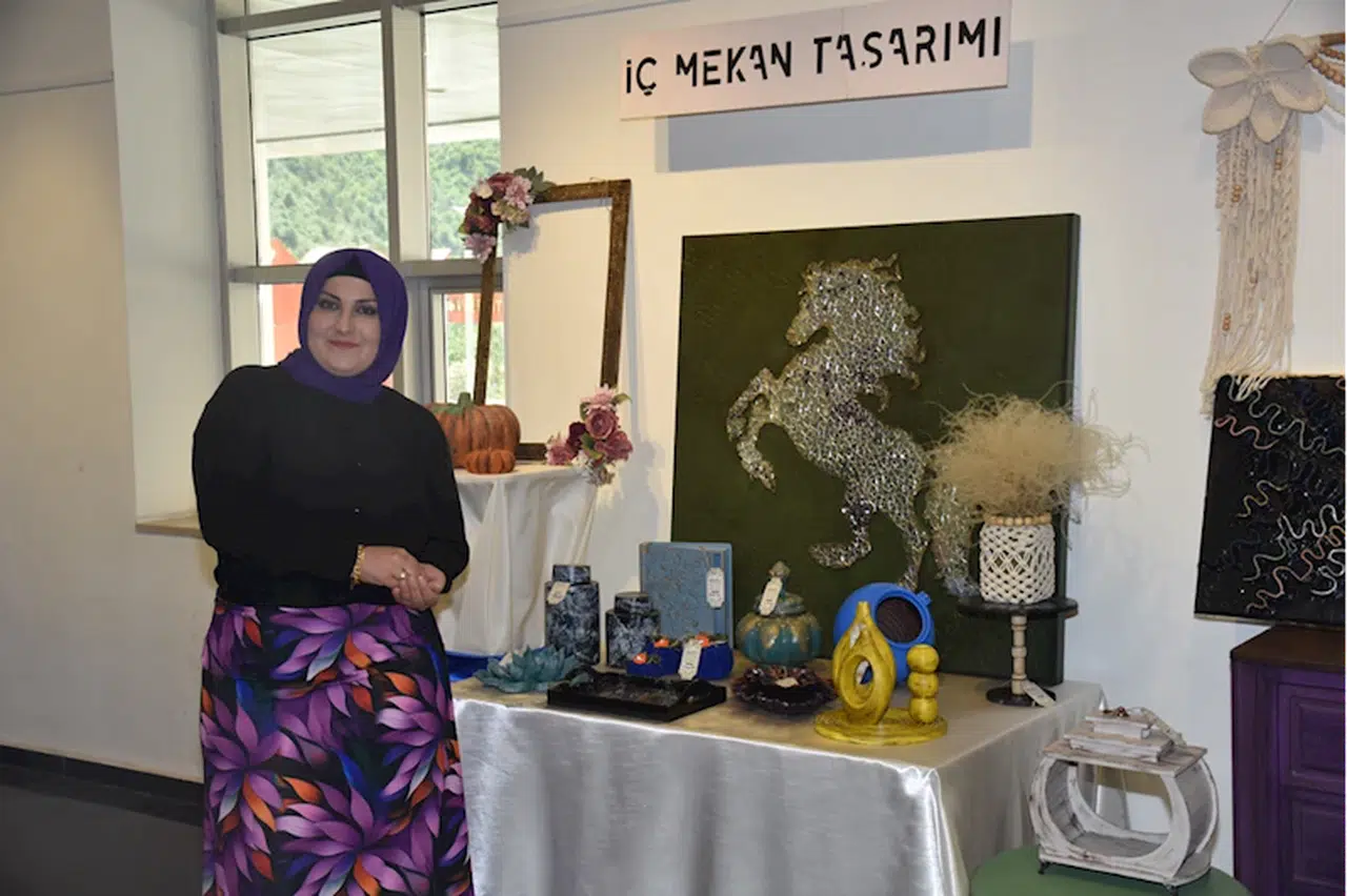 Gümüşhane'de iç mekan tasarım bölümü sergisi açıldı