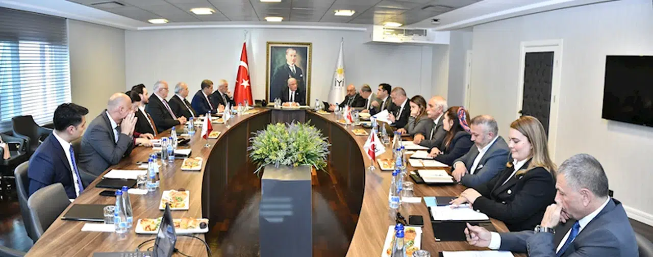İYİ Parti'de Başkanlık Divanı toplandı