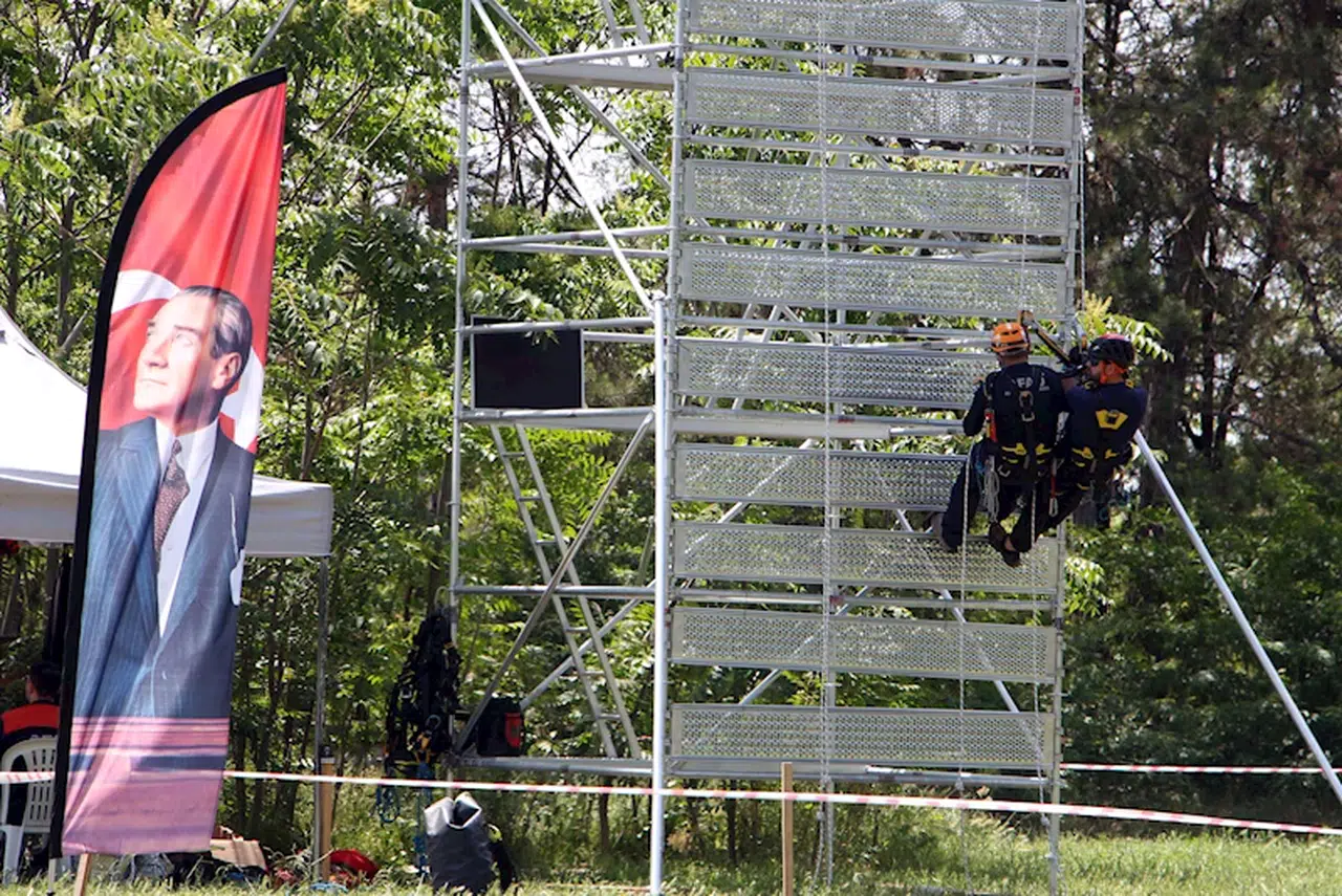 Edirne'de Balkan ülkeleri üniversiteler arası arama-kurtarma yarışması