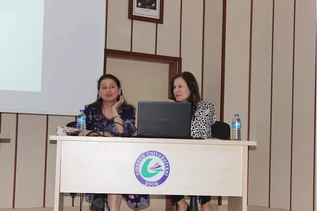 Eynesil'de "Engelli Ailesi Olmak" konferansı düzenlendi