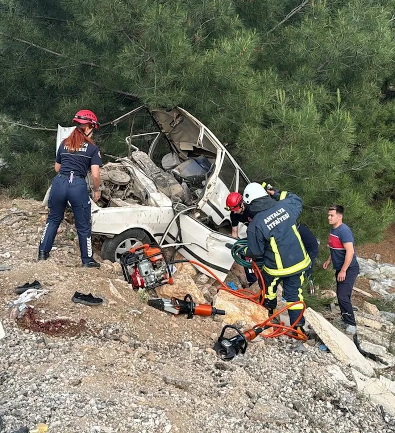 Korkuteli'de kaza: 1 ölü, 3 yaralı