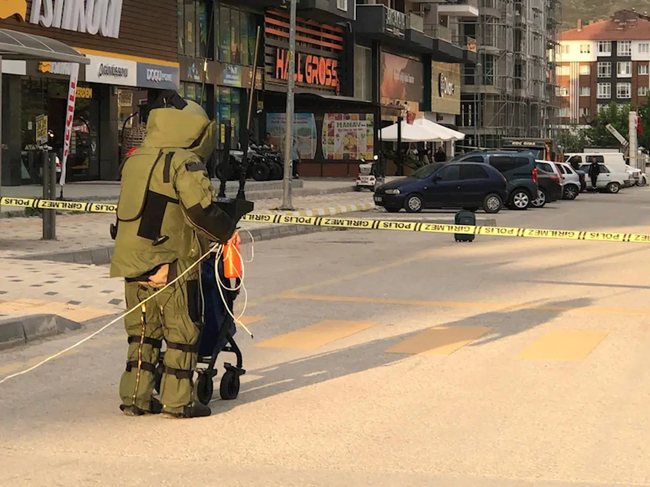 Çankırı'da, şüpheli valiz kontrollü şekilde patlatıldı