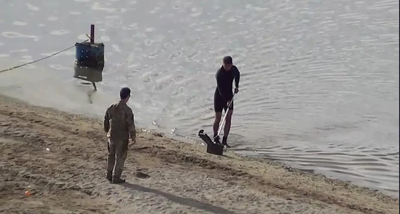 Eğirdir Gölü'nde bulunan el bombalarını İstanbul'dan gelen özel ekip çıkardı