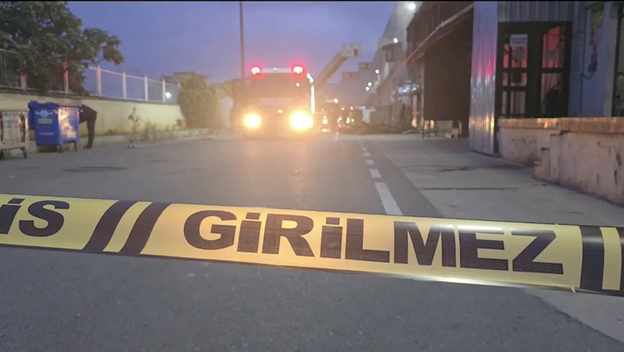 İstanbul- Sultanbeyli'de soğuk hava deposunda yangın