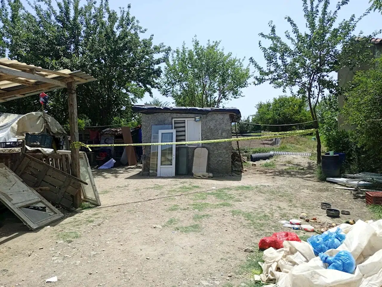 Balıkesir'de berber, tabancayla vurulmuş halde ağılında ölü bulundu 