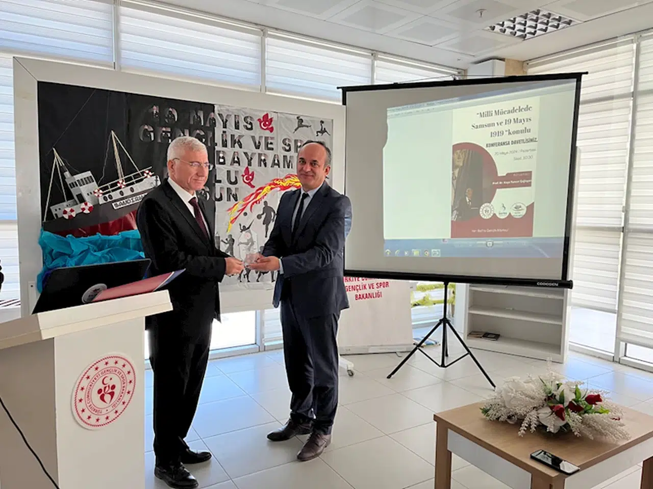 Samsun'da "Milli Mücadele'de 19 Mayıs ve Samsun" konferansı düzenlendi