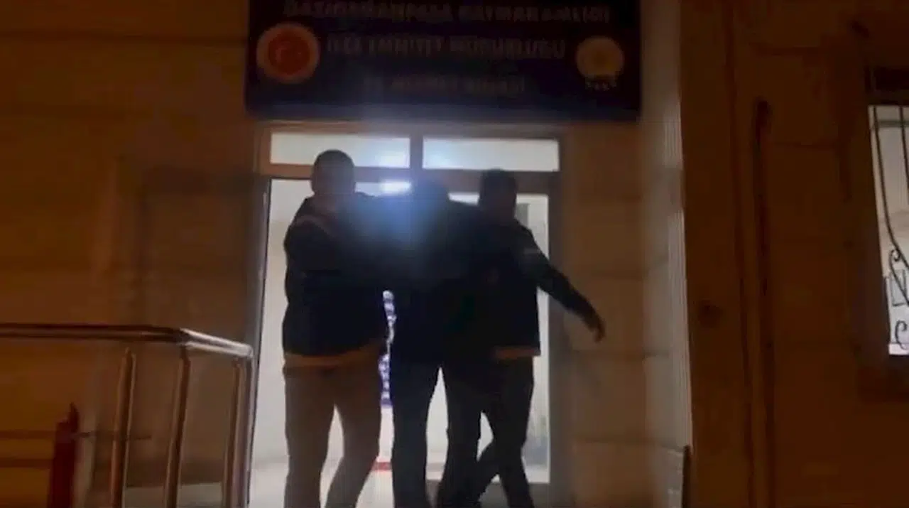 İstanbul - Gaziosmanpaşa'da kırmızı ışıkta geçerek 6 yaşındaki çocuğa çarpan motosikletli yakalandı 