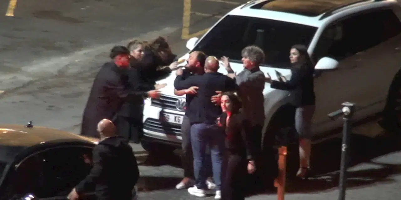 İstanbul - Silivri'de alkolmetreyi üflemeyip polisi tehdit ettiler: 3 gözaltı