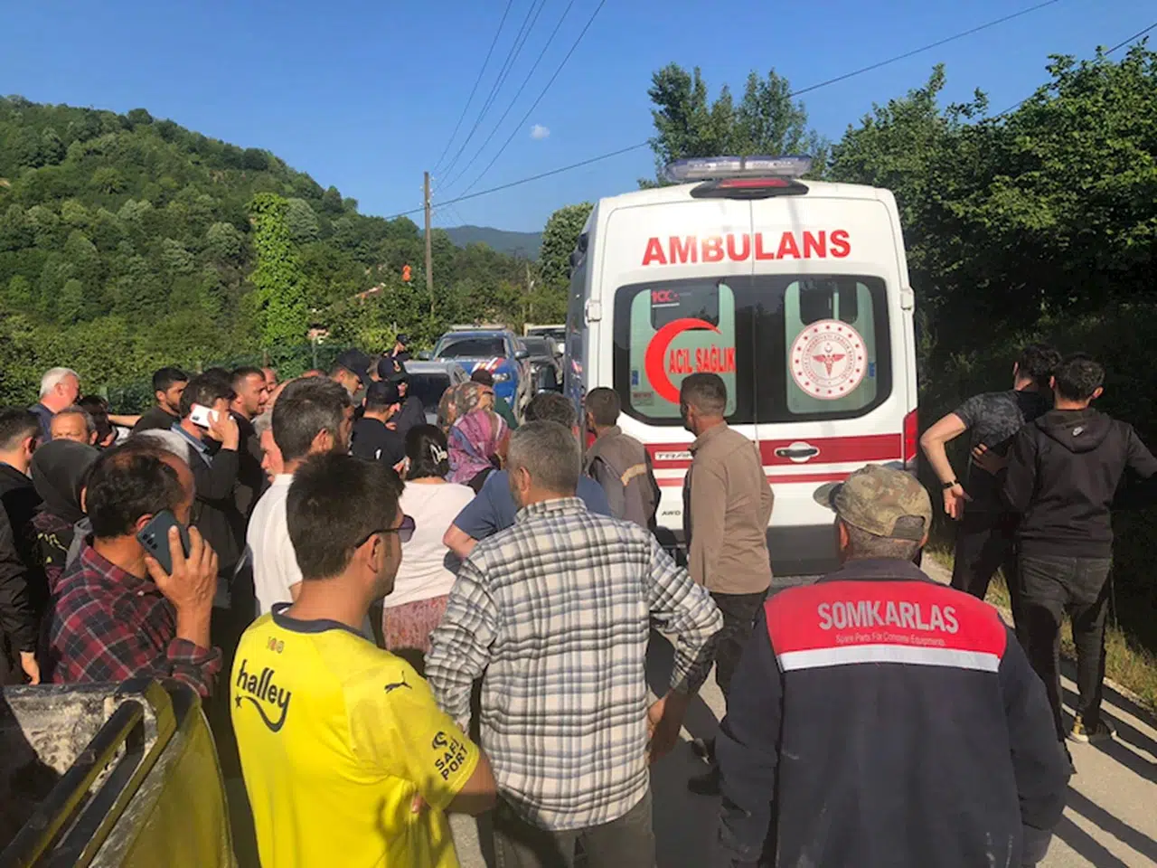 Düzce’de traktörle tomruk çekilirken yaşanan kazada bir kişi yaralandı