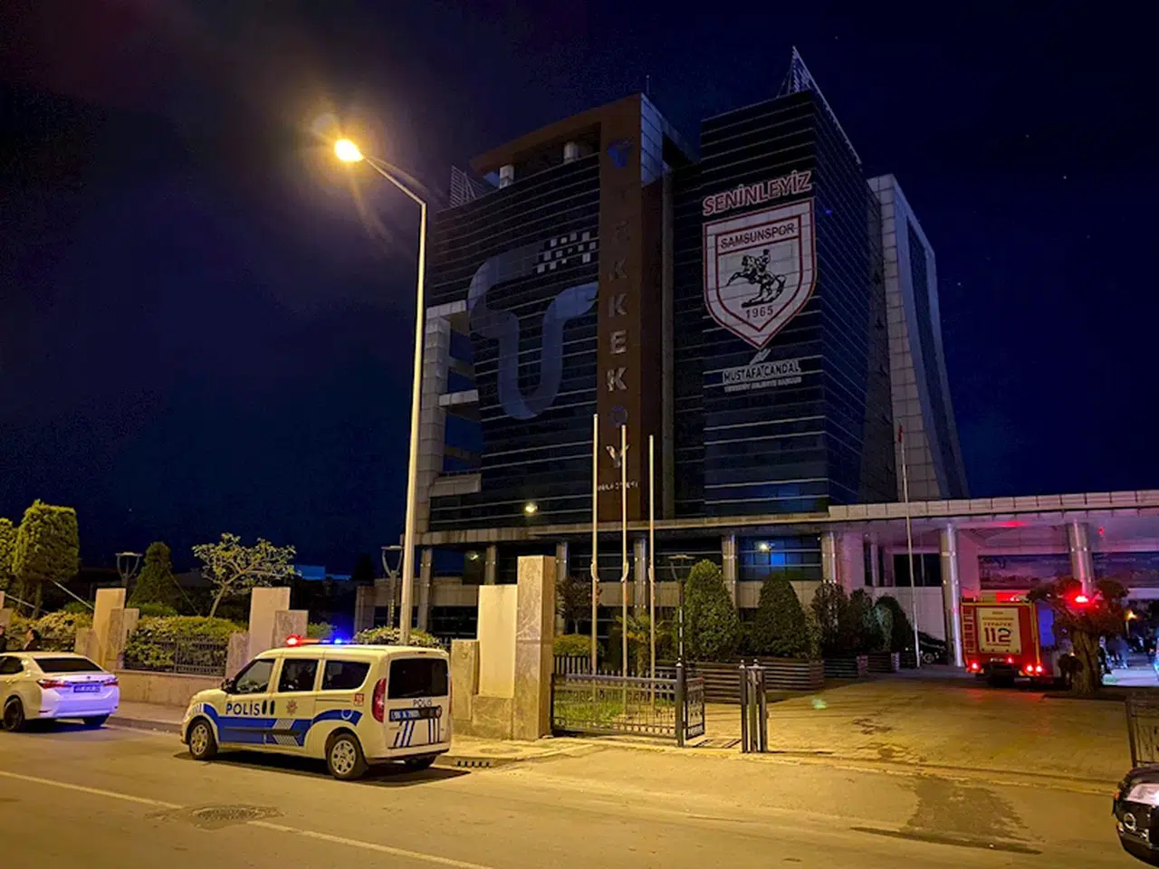 Samsun'un Tekkeköy Belediyesi'nde çıkan yangın, söndürüldü