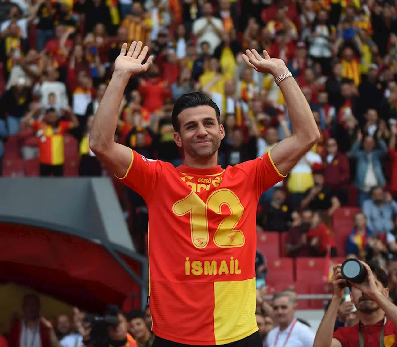 Göztepe'de kaptan İsmail Köybaşı sözleşme uzattı