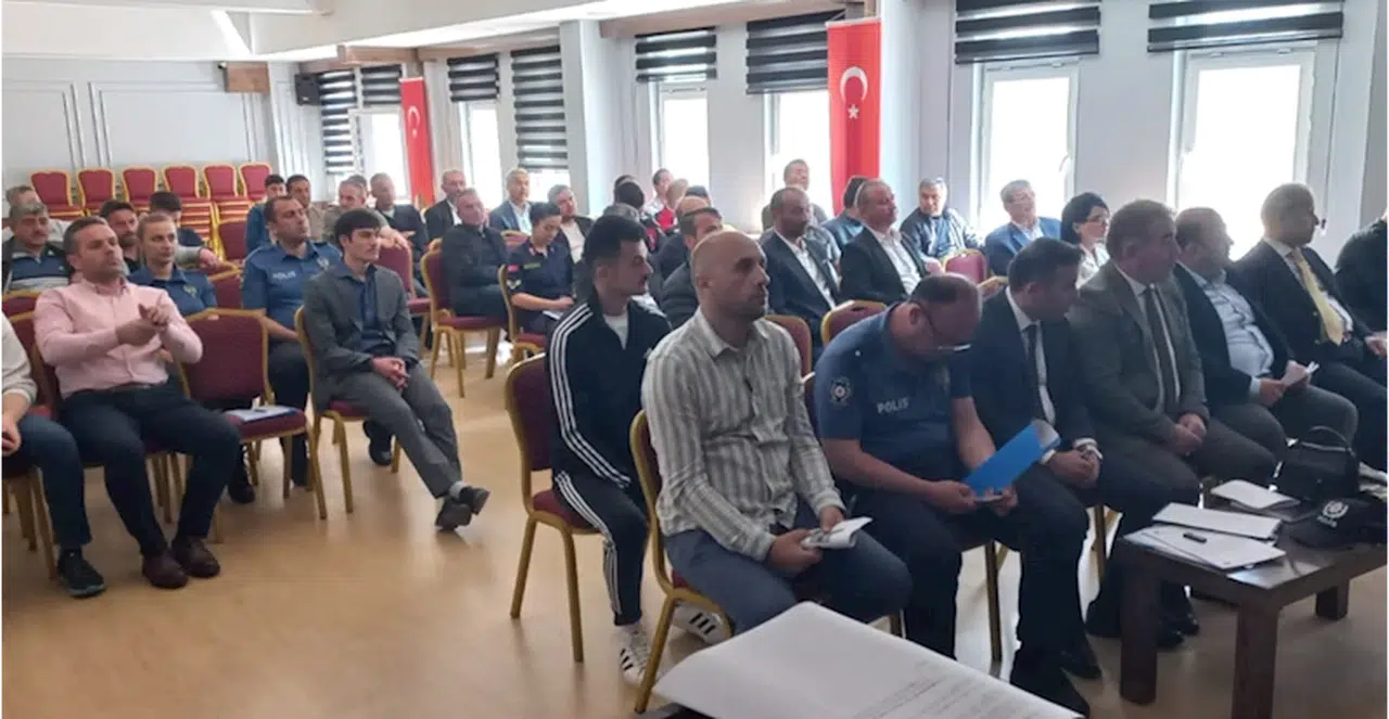 Yağlıdere'de muhtarlara seminer verildi