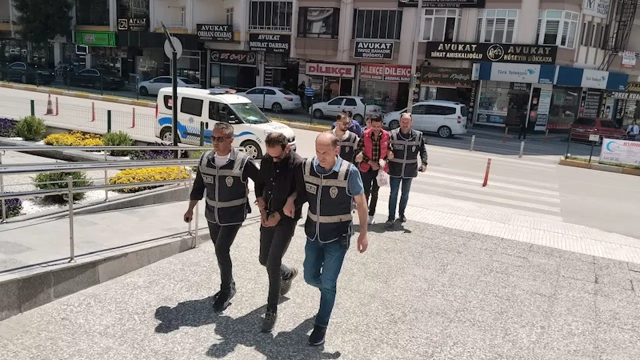 'Kombinizin bakımı' adı altında dolandırıcılığa 2 gözaltı